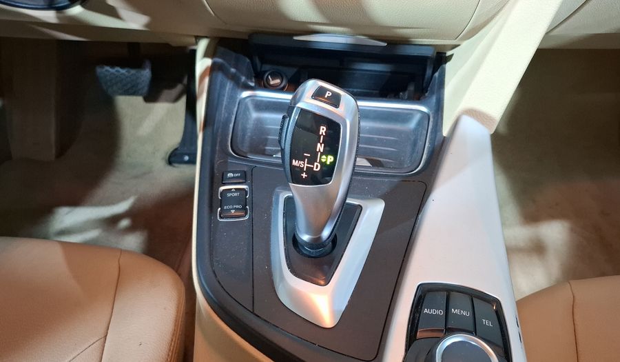 Bmw Serie 3 2.0 320IA Sedan 2014