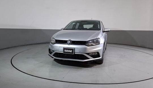 Volkswagen • Polo