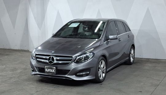 Mercedes Benz • Clase B