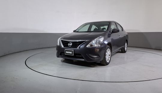 Nissan • Versa