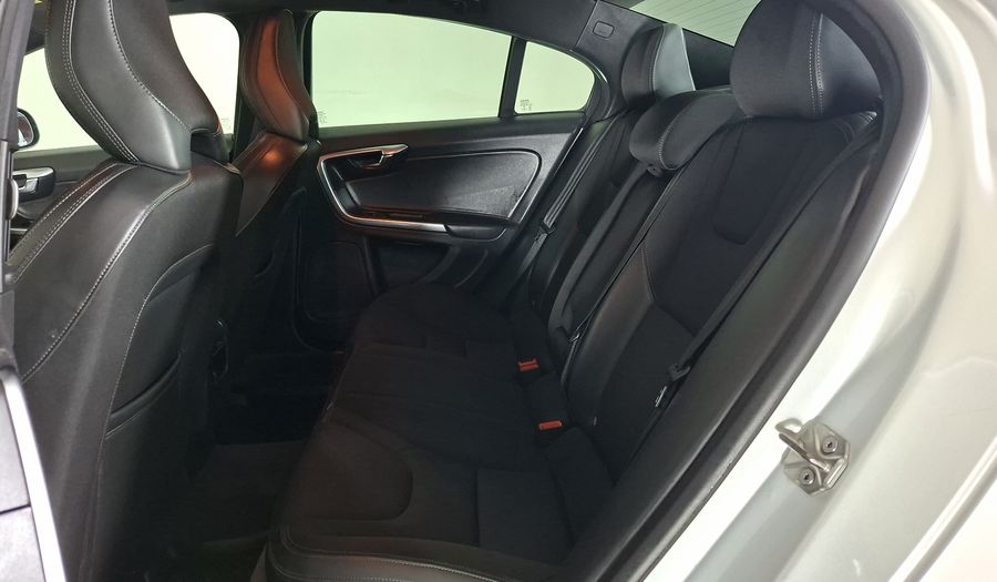 Volvo S60 2.0 D2 COMFORT POWERSHIFT Sedan 2018