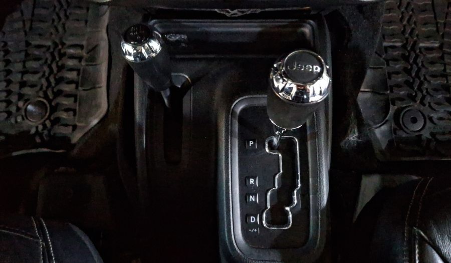 Jeep Wrangler 3.6 UNLIMITED SAHARA 4X4 ATX Suv 2017