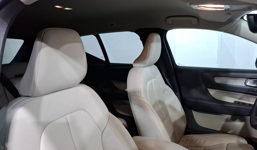 Volvo Xc40 2.0 B4 MHEV PLUS AUTO Suv 2023