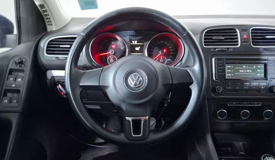 Volkswagen Golf 1.4 TURBO MT Hatchback 2013