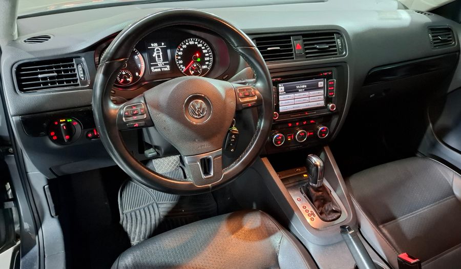 Volkswagen Vento 2.5 LUXURY TIPTRONIC Sedan 2013