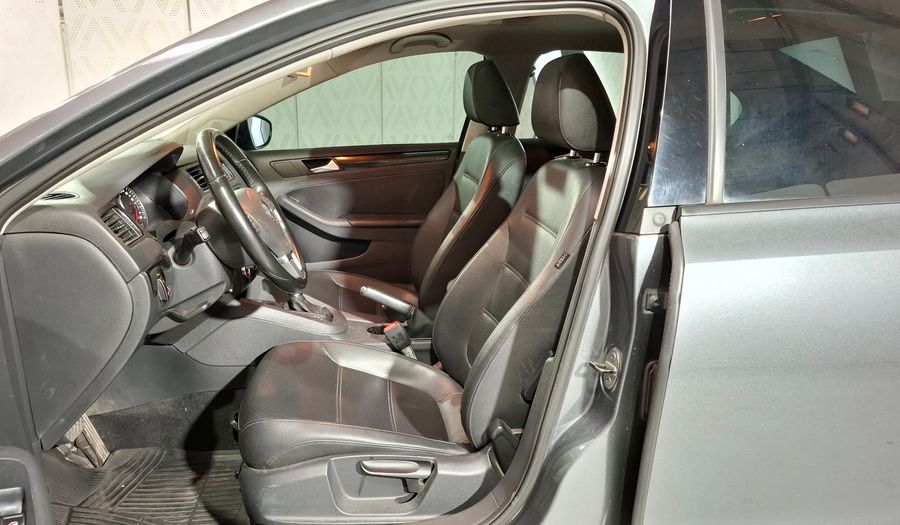 Volkswagen Vento 2.5 LUXURY TIPTRONIC Sedan 2013