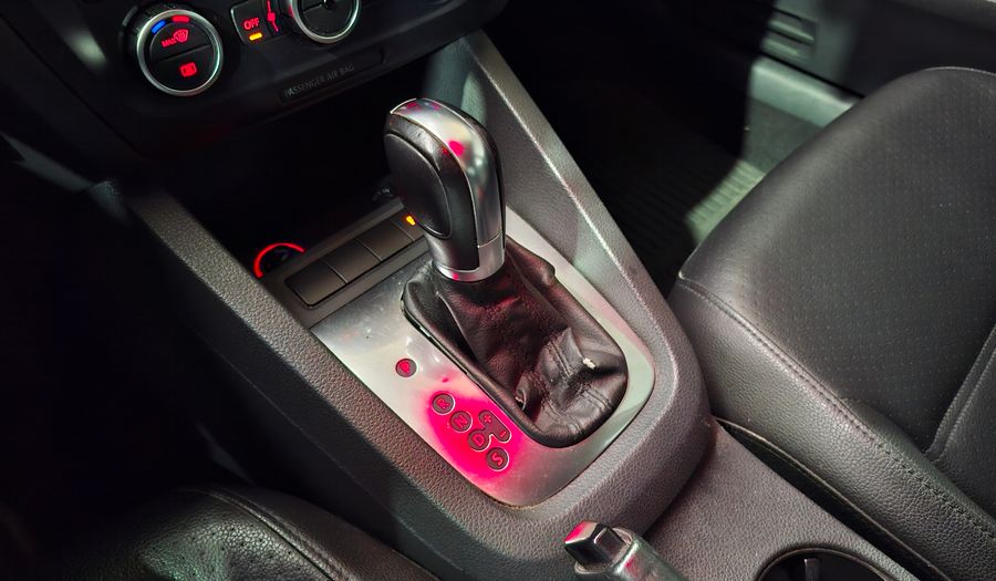 Volkswagen Vento 2.5 LUXURY TIPTRONIC Sedan 2013