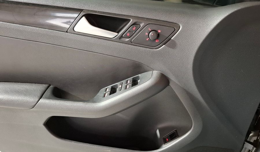 Volkswagen Vento 2.5 LUXURY TIPTRONIC Sedan 2013