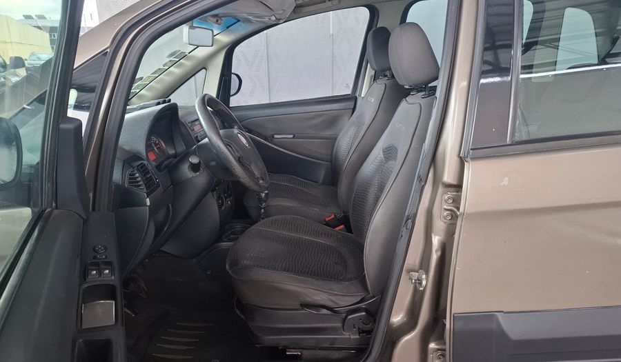 Fiat Idea 1.6 ADVENTURE 16V Minivan 2011