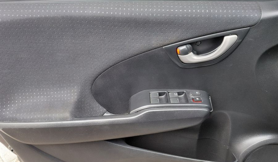 Honda Fit 1.3 LX-L MT Hatchback 2012