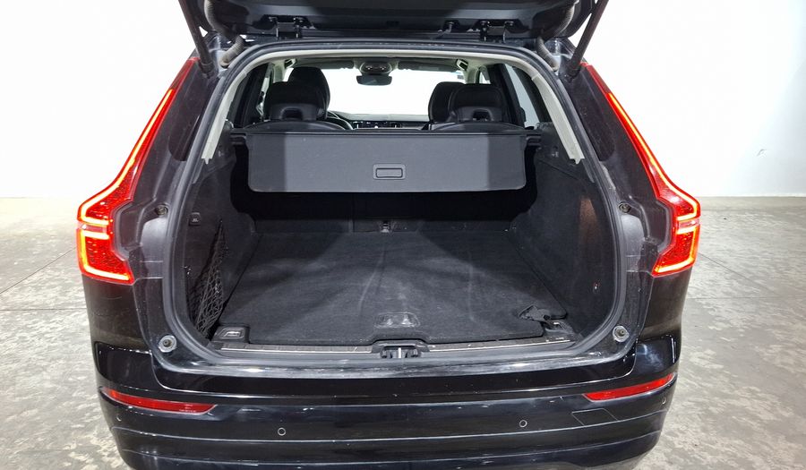Volvo Xc60 2.0 B5 MHEV MOMENTUM AUTO AWD Suv 2022
