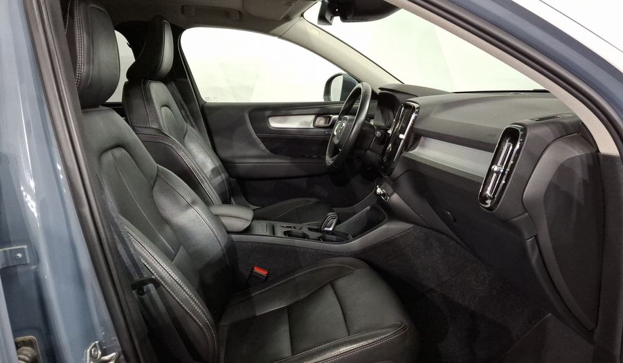 Volvo Xc40 2.0 T5 MOMENTUM AUTO 4WD Suv 2020