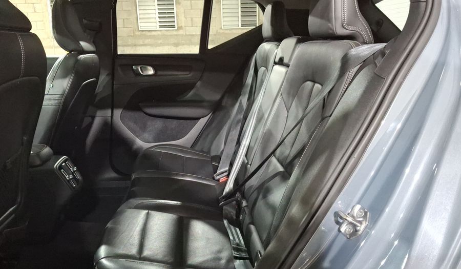 Volvo Xc40 2.0 T5 MOMENTUM AUTO 4WD Suv 2020