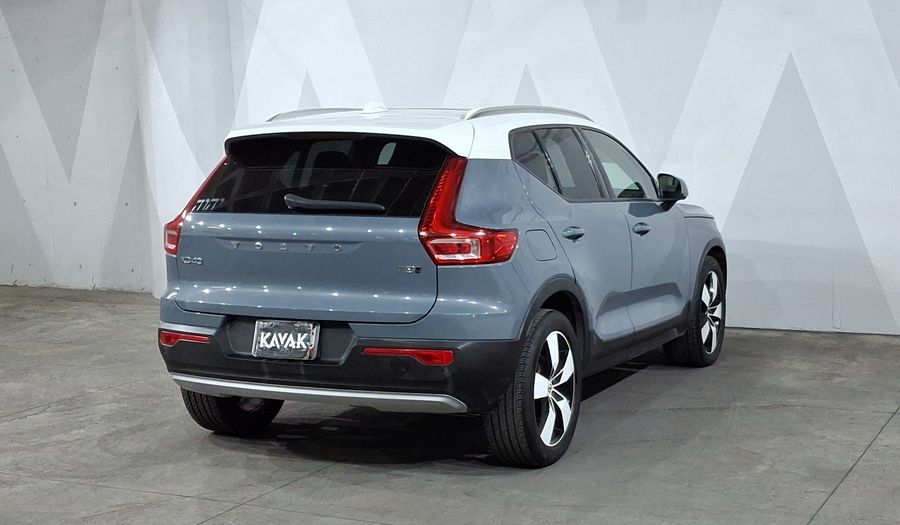 Volvo Xc40 2.0 T5 MOMENTUM AUTO 4WD Suv 2020
