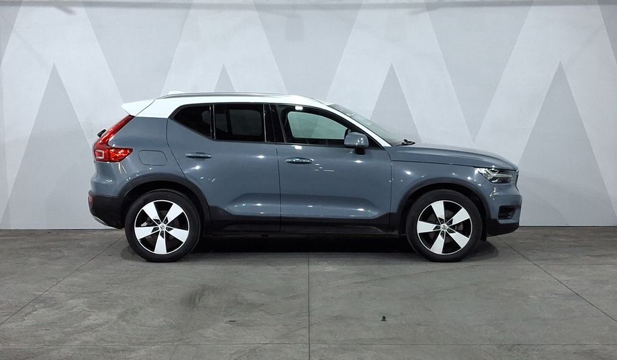 Volvo Xc40 2.0 T5 MOMENTUM AUTO 4WD Suv 2020