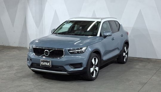 Volvo • XC40