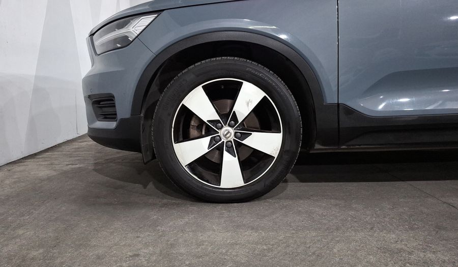 Volvo Xc40 2.0 T5 MOMENTUM AUTO 4WD Suv 2020