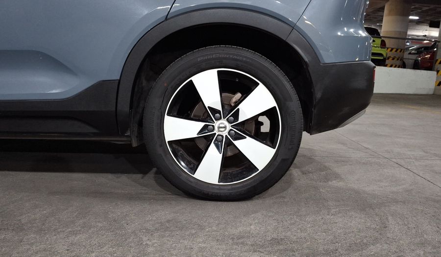 Volvo Xc40 2.0 T5 MOMENTUM AUTO 4WD Suv 2020