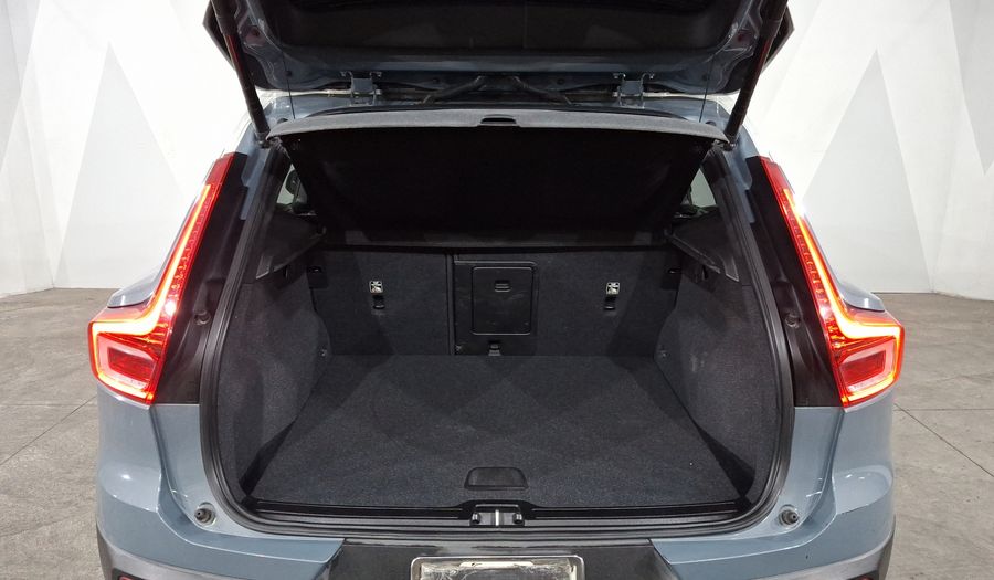 Volvo Xc40 2.0 T5 MOMENTUM AUTO 4WD Suv 2020