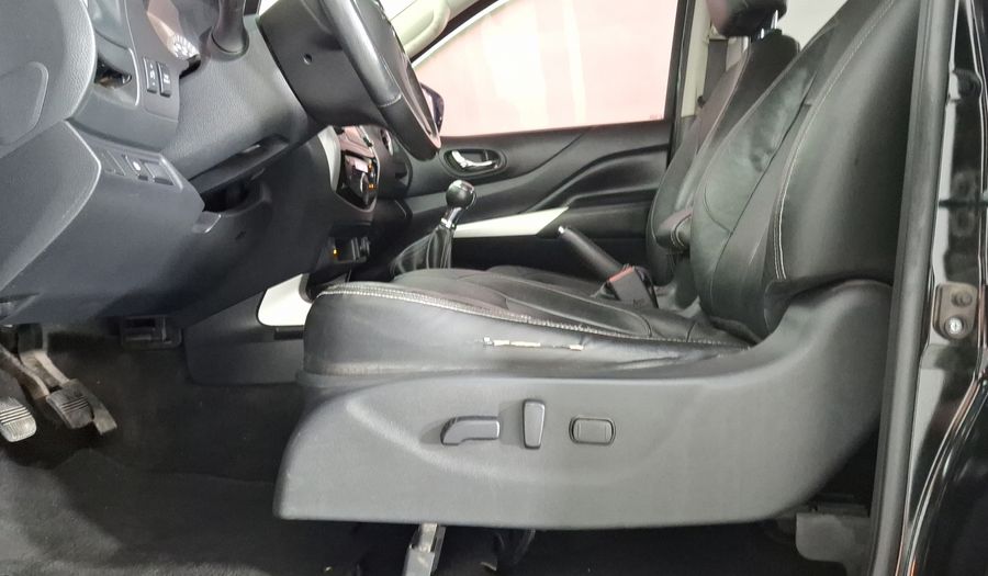 Nissan Np300 2.5 PLATINUM LE TM AC Pickup 2019