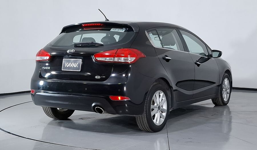 Kia Forte 2.0 EX MT Hatchback 2017