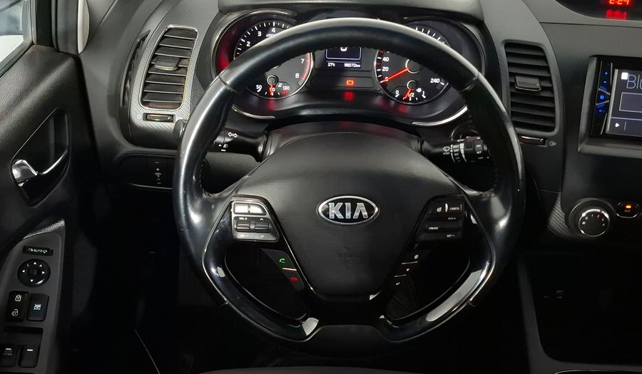 Kia Forte 2.0 EX MT Hatchback 2017