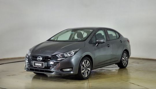 Nissan • Versa