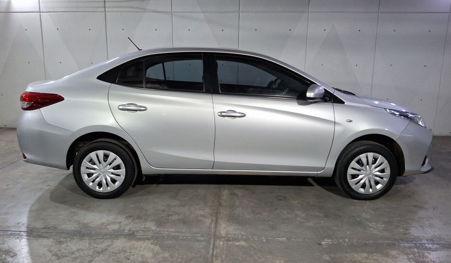 Toyota Yaris 1.5 CORE Sedan 2022