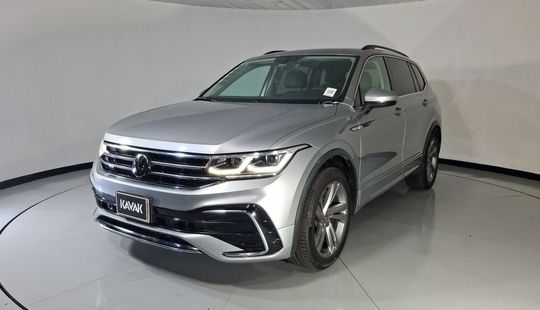 Volkswagen • Tiguan