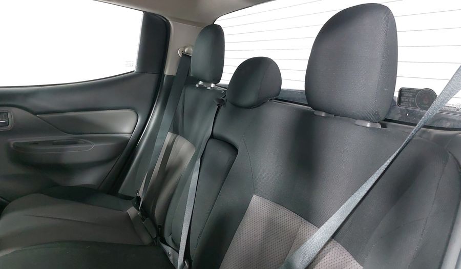 Mitsubishi L200 2.4 GASOLINA GLS DOBLE CABINA 4X2 Pickup 2018