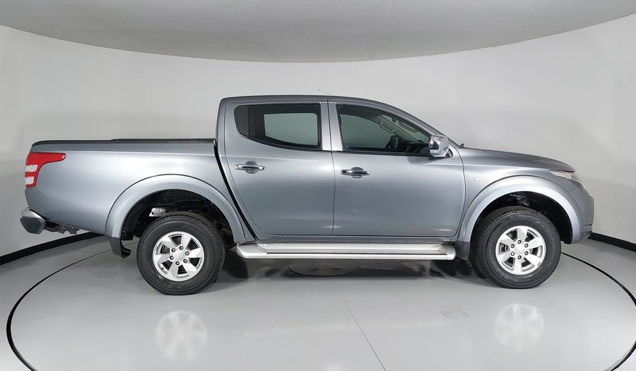 Mitsubishi L200 2.4 GASOLINA GLS DOBLE CABINA 4X2 Pickup 2018