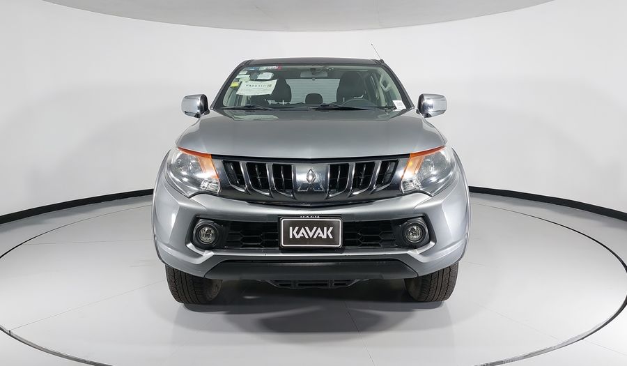 Mitsubishi L200 2.4 GASOLINA GLS DOBLE CABINA 4X2 Pickup 2018