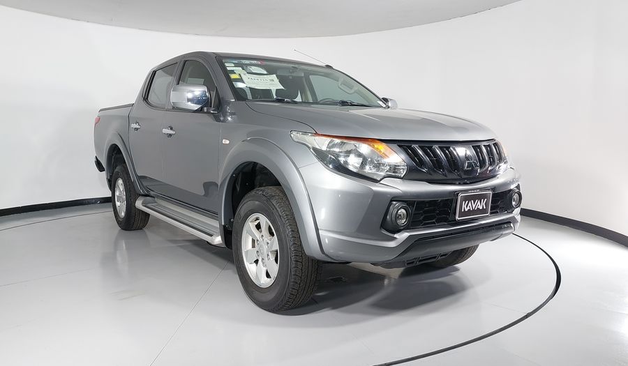 Mitsubishi L200 2.4 GASOLINA GLS DOBLE CABINA 4X2 Pickup 2018