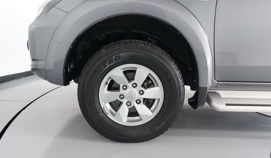 Mitsubishi L200 2.4 GASOLINA GLS DOBLE CABINA 4X2 Pickup 2018