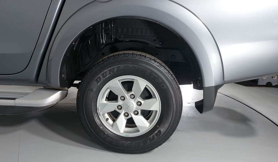 Mitsubishi L200 2.4 GASOLINA GLS DOBLE CABINA 4X2 Pickup 2018