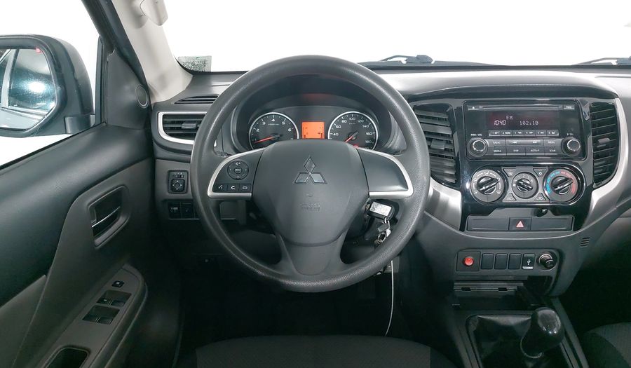 Mitsubishi L200 2.4 GASOLINA GLS DOBLE CABINA 4X2 Pickup 2018