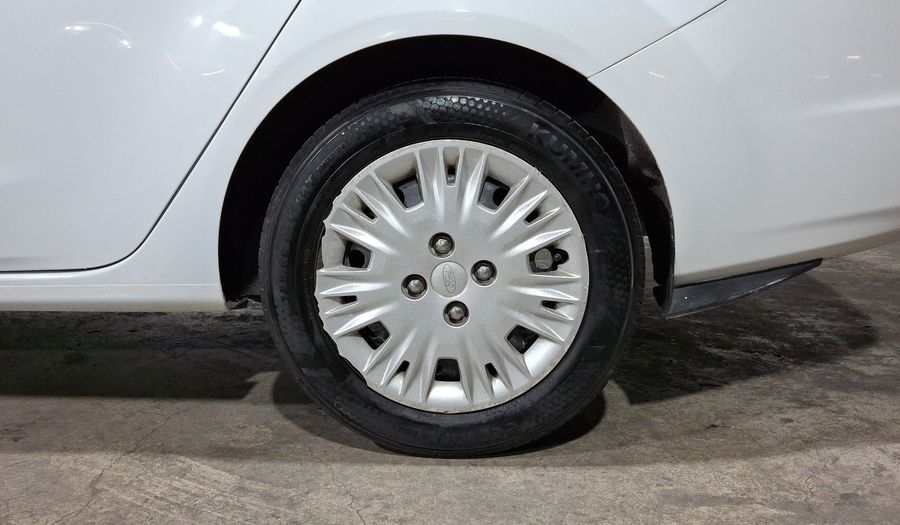 Ford Fiesta 1.6 S MT Sedan 2014