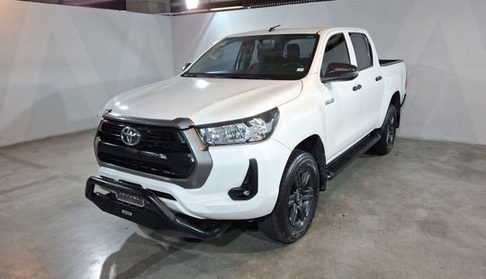 Toyota • Hilux