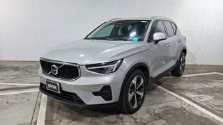 Volvo • XC40