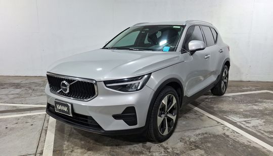 Volvo • XC40