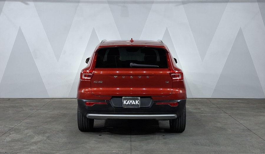 Volvo Xc40 2.0 T4 MOMENTUM AUTO Suv 2021