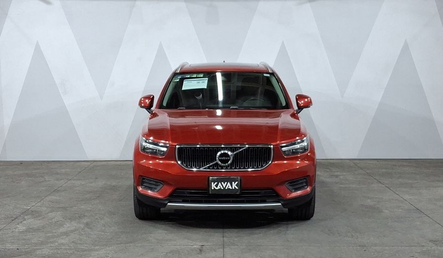 Volvo Xc40 2.0 T4 MOMENTUM AUTO Suv 2021