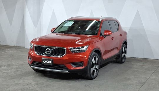 Volvo • XC40