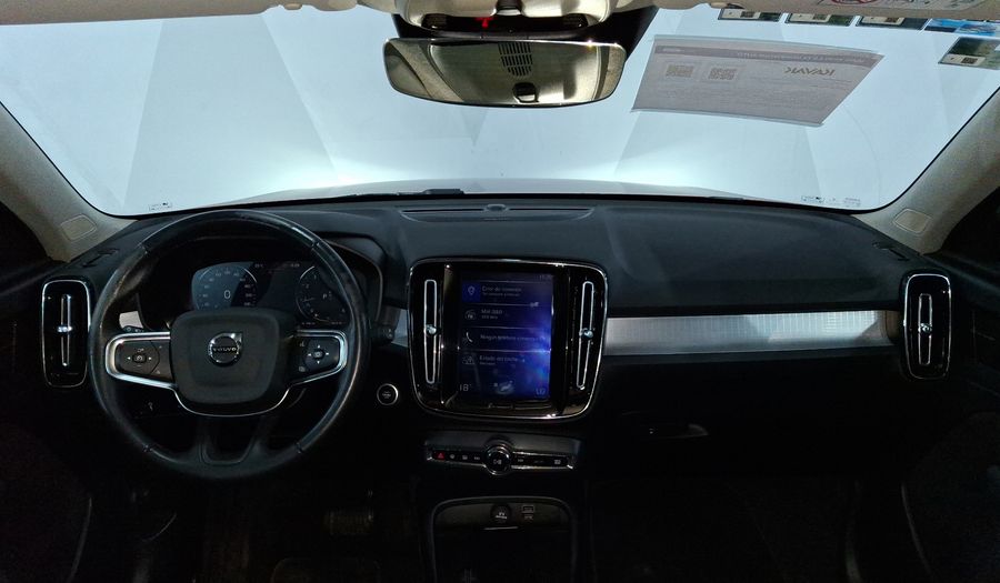 Volvo Xc40 2.0 T4 MOMENTUM AUTO Suv 2021