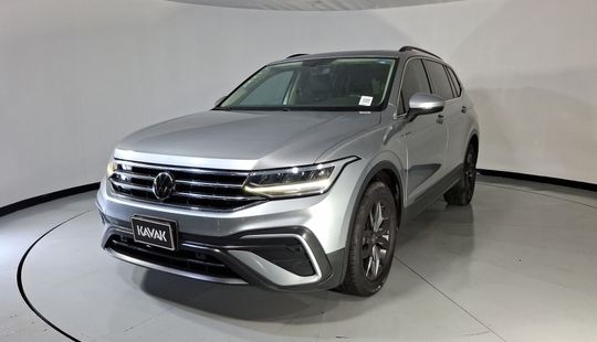 Volkswagen • Tiguan
