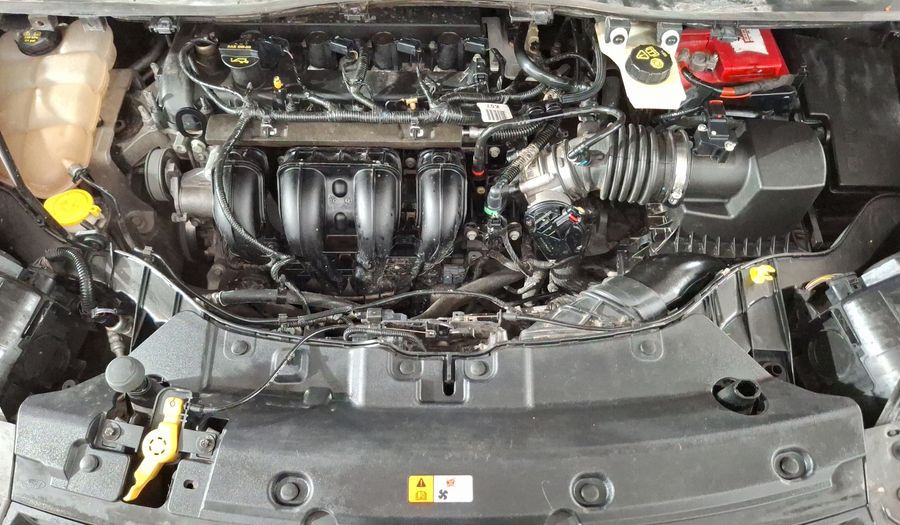 Ford Escape 2.5 S PLUS I4 AT Suv 2015
