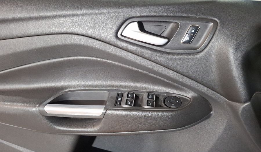 Ford Escape 2.5 S PLUS I4 AT Suv 2015