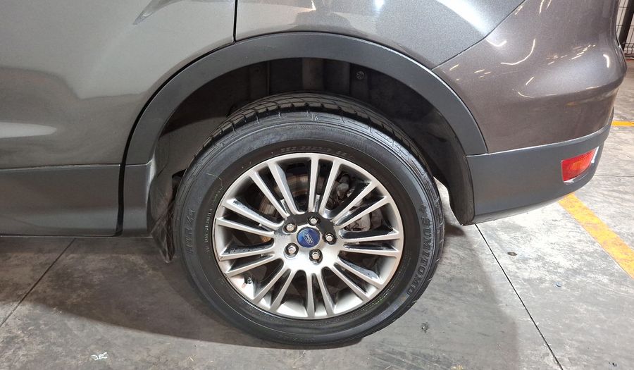 Ford Escape 2.5 S PLUS I4 AT Suv 2015