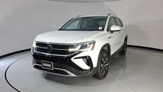 Volkswagen • Taos