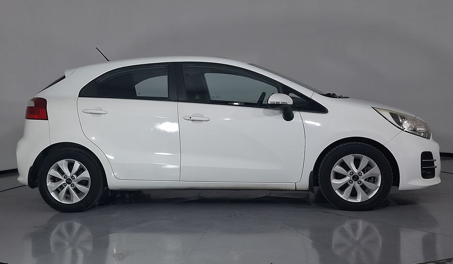 Kia Rio 1.6 EX MT Hatchback 2016